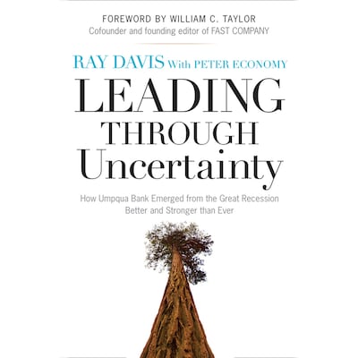 Leading Through Uncertainty – omslag til lydbogen af Raymond P. Davis