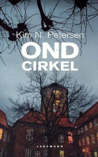 Ond cirkel – omslag til lydbogen af Kim N. Petersen