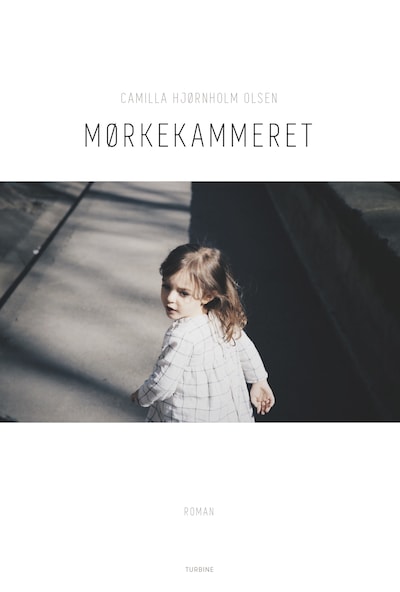 Mørkekammeret – omslag til lydbogen af Camilla Hjørnholm Olsen