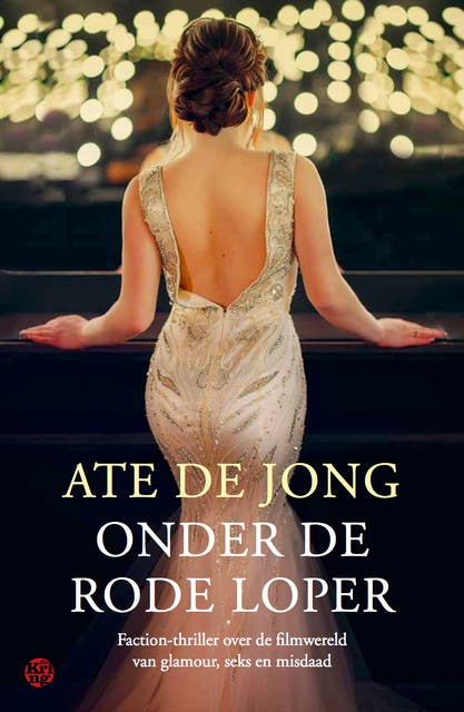 Onder de rode loper – omslag van het luisterboek van Ate de Jong