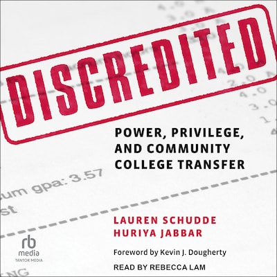 Discredited – omslag til lydbogen af Lauren Schudde, Huriya Jabbar