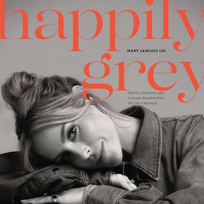 Happily Grey – omslag van het luisterboek van Mary Lawless Lee