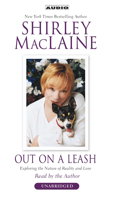 Out on a Leash – omslag til lydbogen af Shirley MacLaine