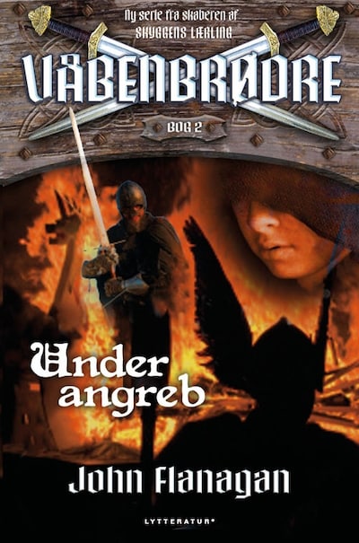 Under angreb – omslag til lydbogen af John Flanagan