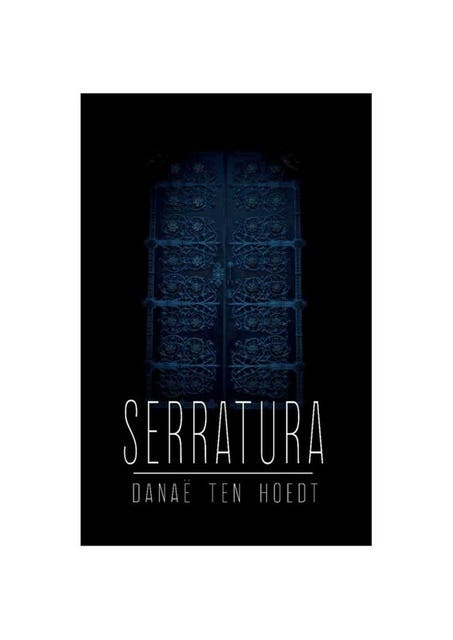 Serratura – omslag van het luisterboek van Danaë ten Hoedt,Tamara Geraeds
