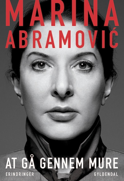 At gå gennem mure – omslag til lydbogen af Marina Abramovic