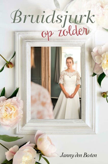 Bruidsjurk op zolder – omslag van het luisterboek van Janny den Besten
