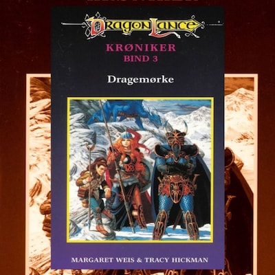 DragonLance Krøniker #3: Dragemørke – omslag til lydbogen af Margaret Weis, Tracy Hickman