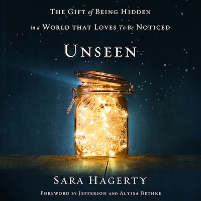 Unseen – omslag van het luisterboek van Sara Hagerty