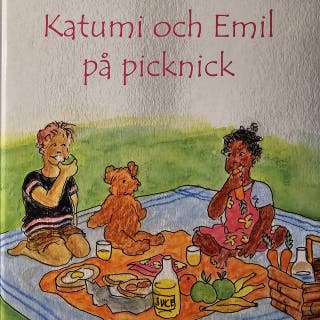 Katumi och Emil på picknick – omslag till ljudboken av Lena Fye