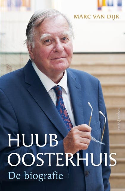 Huub Oosterhuis: De biografie – omslag van het luisterboek van Marc van Dijk