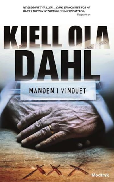 Manden i vinduet – omslag til lydbogen af Kjell Ola Dahl