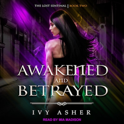 Awakened and Betrayed – omslag til lydbogen af Ivy Asher