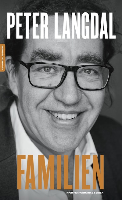 Familien – omslag til lydbogen af Peter Langdal