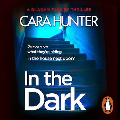 In The Dark – omslag til lydbogen af Cara Hunter