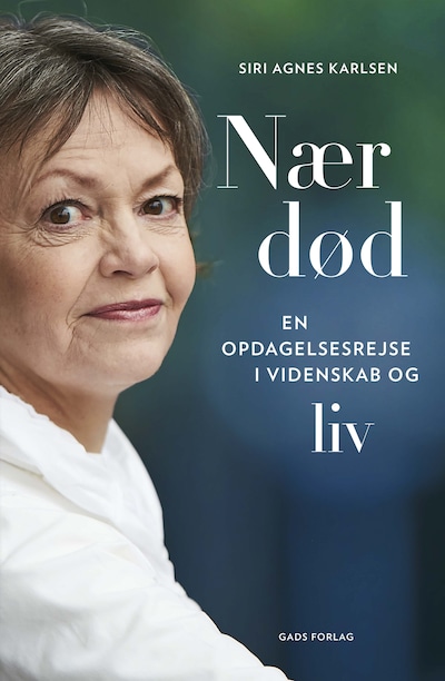 Nær død – omslag til lydbogen af Siri Agnes Karlsen