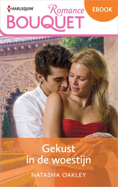 Gekust in de woestijn – omslag van het luisterboek van Natasha Oakley