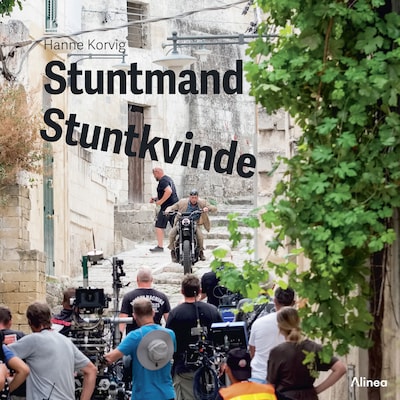 Stuntmand – Stuntkvinde, Blå Fagklub – omslag til lydbogen af Hanne Korvig