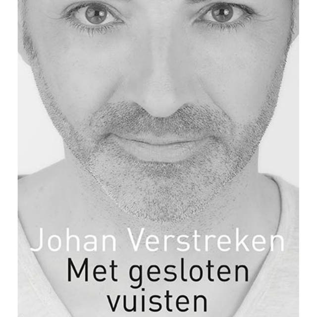 Met gesloten vuisten – omslag van het luisterboek van Johan Verstreken