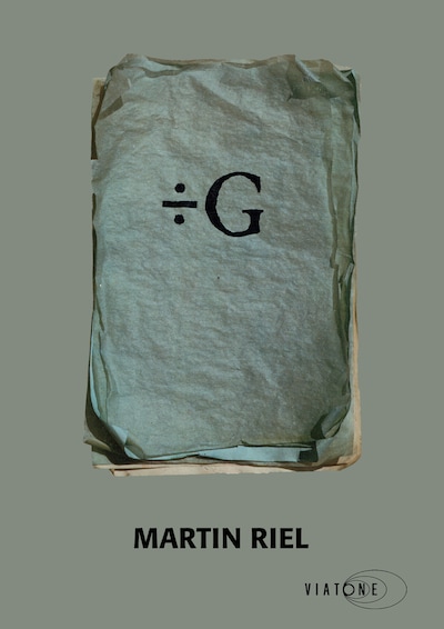 ÷ G – omslag til lydbogen af Martin Riel