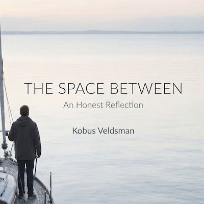 The Space Between – omslag til lydbogen af Kobus Veldsman