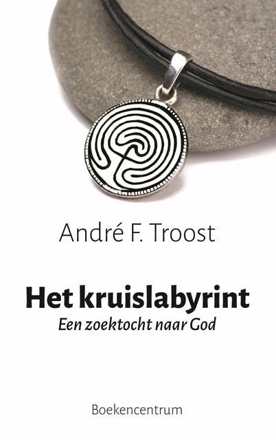 Het kruislabyrint: Een zoektocht naar God – omslag van het luisterboek van André F. Troost