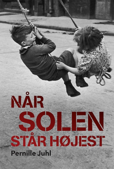 Når solen står højest – omslag til lydbogen af Pernille Juhl