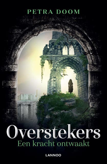 Overstekers: een kracht ontwaakt – omslag van het luisterboek van Petra Doom