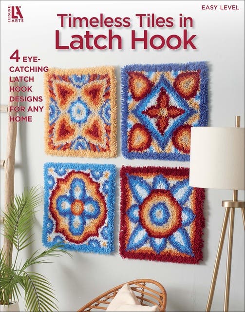 Timeless Tiles in Latch Hook: 4 Eye-Catching Latch Hook Designs for Any Home – omslag til lydbogen af Leisure Arts